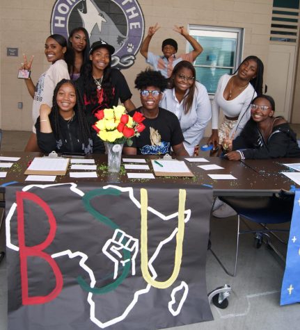 Black Student Union welcomes new members during club rush.